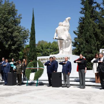 Convoca MBH a estudiantes a comprometerse con su destino y el de la patria