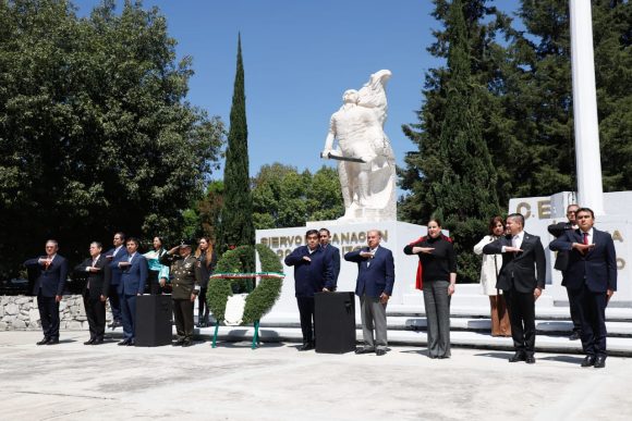 Convoca MBH a estudiantes a comprometerse con su destino y el de la patria