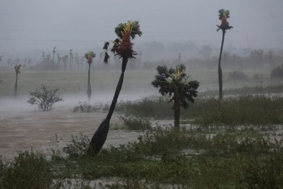 Huracán Ian se acerca peligrosamente a categoría 5 y se acerca a Florida