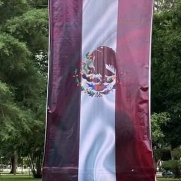 Cambian en Nayarit los colores de la Bandera de México por los de Morena