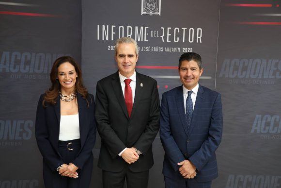 Acompaña Eduardo Rivera a rector de UPAEP en su informe