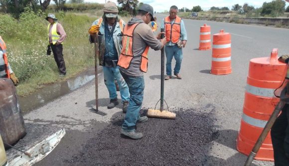 Realiza Infraestructura bacheo en acceso al aeropuerto de Huejotzingo