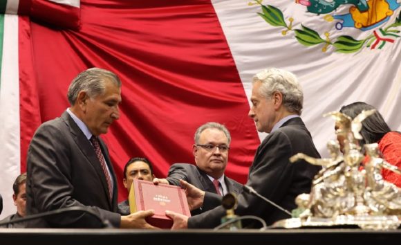 Secretario de Gobernación entrega Cuarto Informe de Gobierno al Congreso