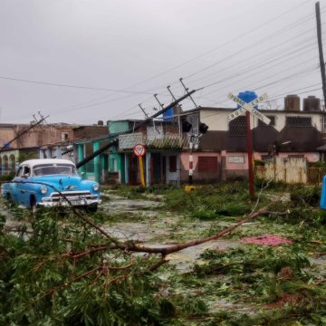 Huracán “Ian” deja sin electricidad y con inundaciones a Cuba