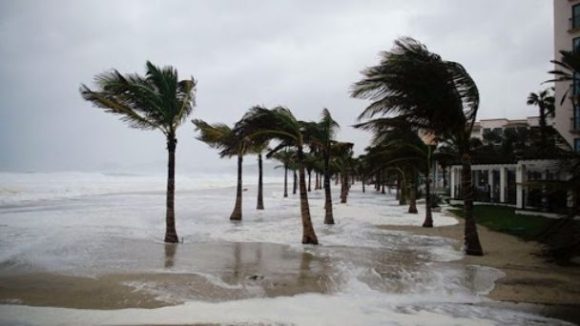 “Ian” golpea Florida, dejando inundaciones y hogares sin electricidad