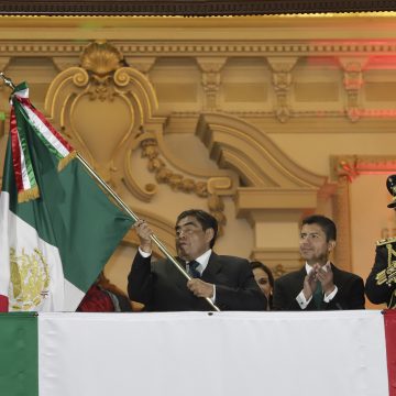 Celebra Puebla CCXII aniversario del Grito de Independencia