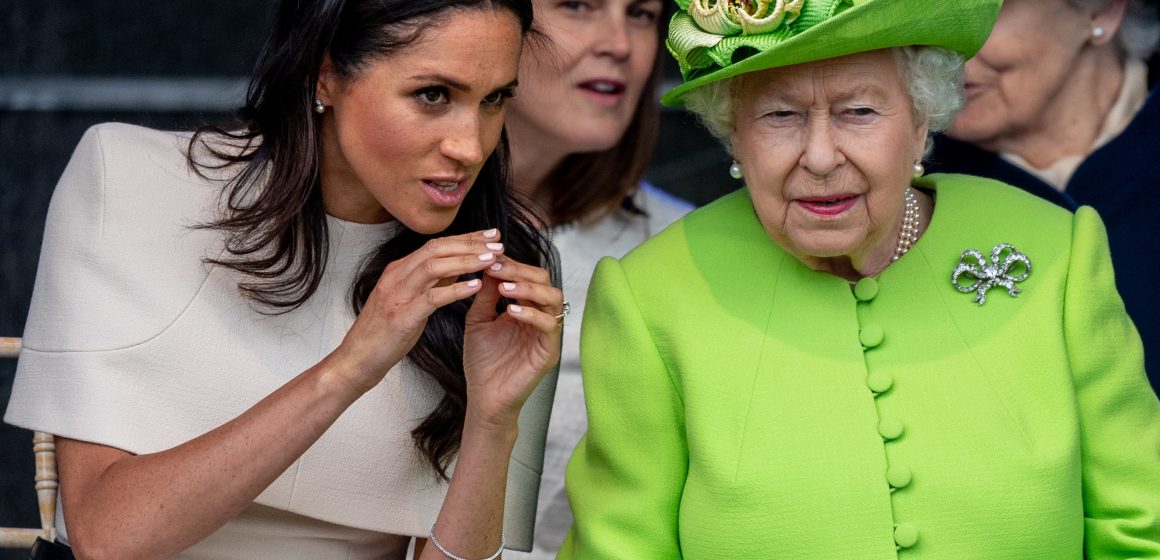 Reina Isabel II modificó su testamento dejando fuera a Meghan Markle