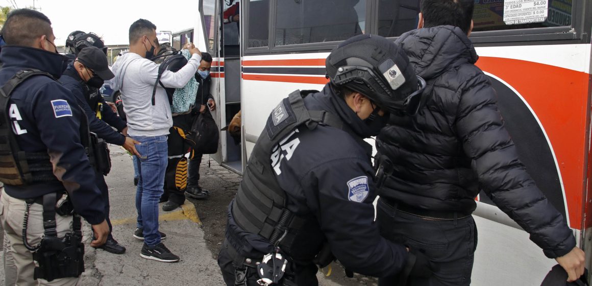 Revisión a ciudadanos por parte de la policía debe ser apegada a los derechos humanos