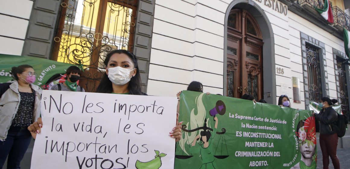 Colectivos exigen al Congreso no retrasar la despenalización del aborto