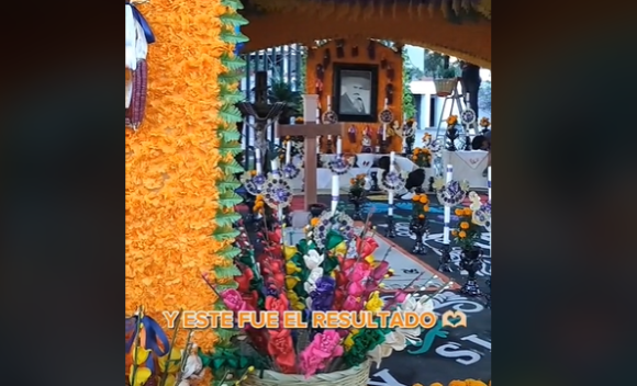 Con más de 25 mil flores de cempasúchil crean espectacular altar para Vicente Fernández