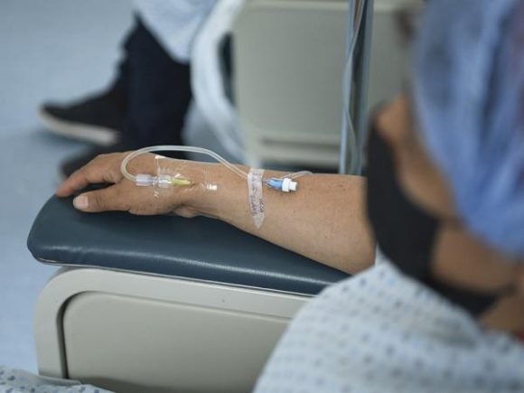 Mantiene Unidad de Oncología acreditación para tratar 10 tipos de cáncer: Salud