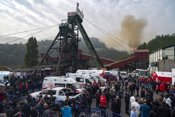 Explosión de mina en Turquía deja 40 muertos