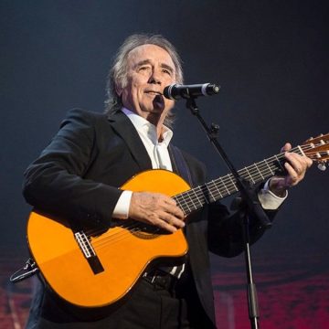 Se retira de los escenarios Joan Manuel Serrat con concierto gratuito en el Zócalo de CDMX