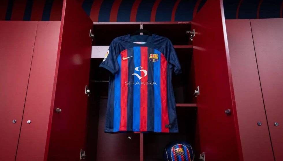 Piqué podría usar camiseta con el logo de Shakira