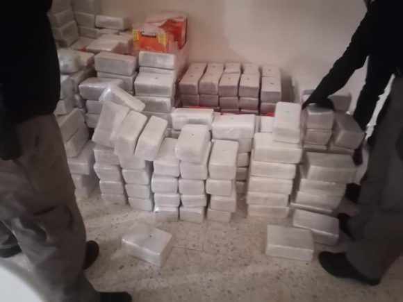 B527_F.8 FGR asegura más de dos toneladas de cocaína en Chiapas