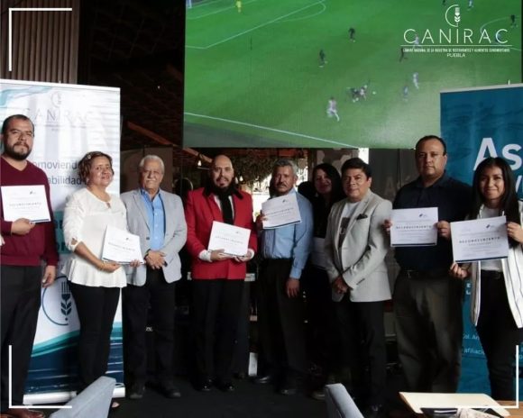 Canirac entregó reconocimientos a personas que han destacado en sus áreas de trabajo