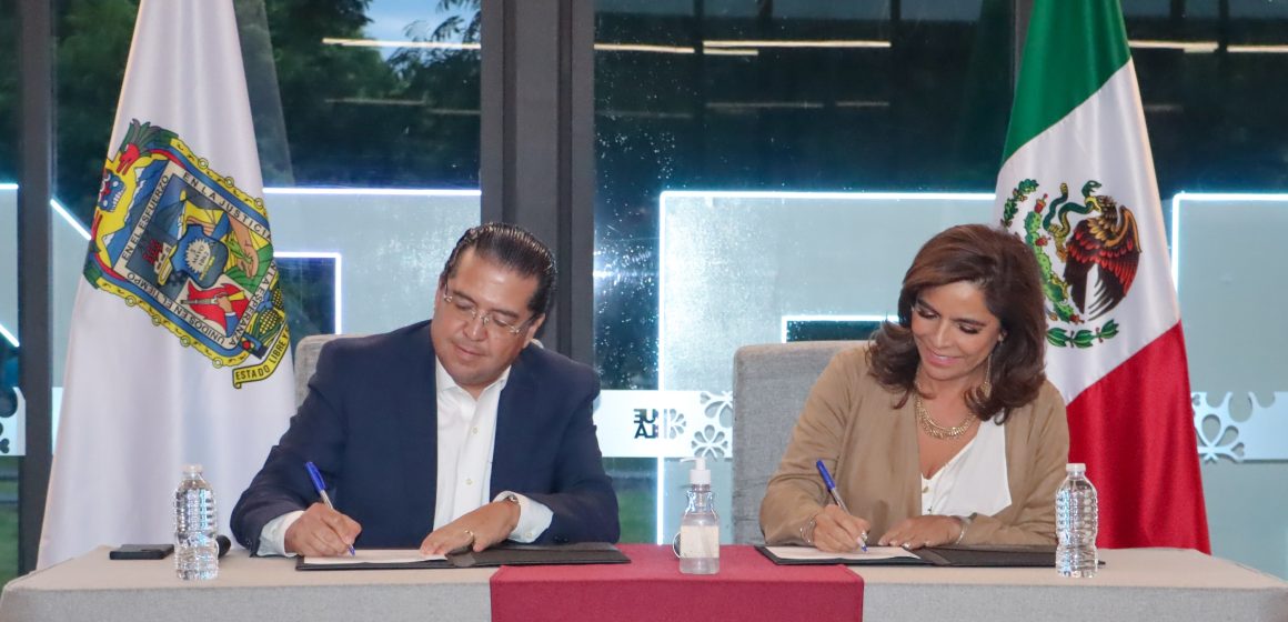 Firman Economía y FedEx México convenio para tarifas preferenciales
