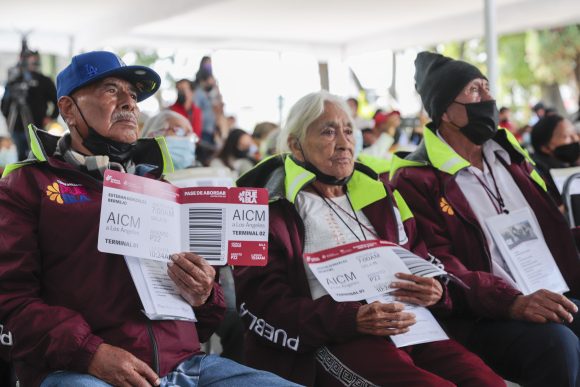 Mediante “Juntos Otra Vez”, gobierno estatal facilita reencuentro de 28 poblanos con sus hijos en EU