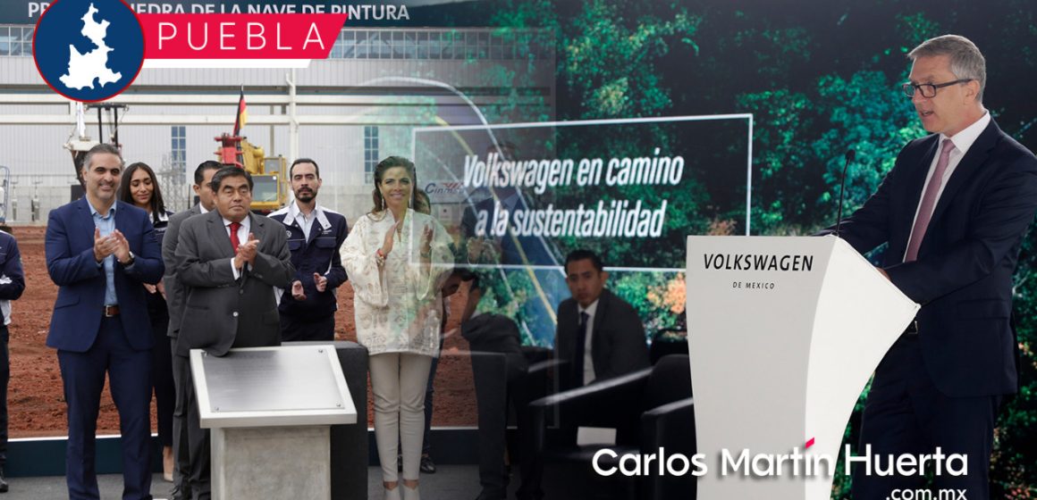 Volkswagen coloca primera piedra de su nave de pintura en Puebla