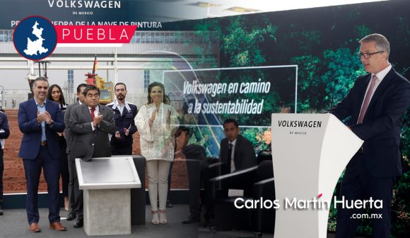 Volkswagen coloca primera piedra de su nave de pintura en Puebla