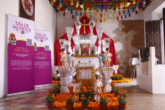 Inauguran Cultura y Turismo Corredor de Ofrendas