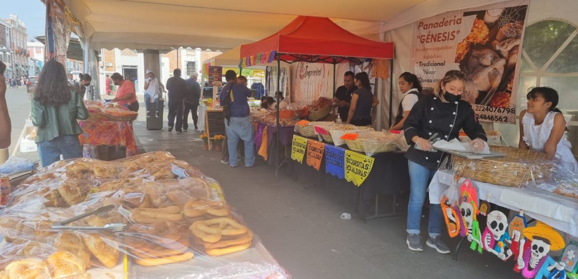 Celebración de Día de Muertos estimuló 30 % las ventas en el primer cuadro de la ciudad de Puebla