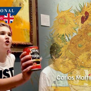(VIDEO) Activistas lanzan sopa de tomate a “Los Girasoles” de Van Gogh