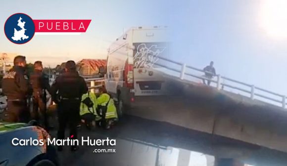 Sujeto intenta tirarse de un puente de la CAPU para terminar con su vida