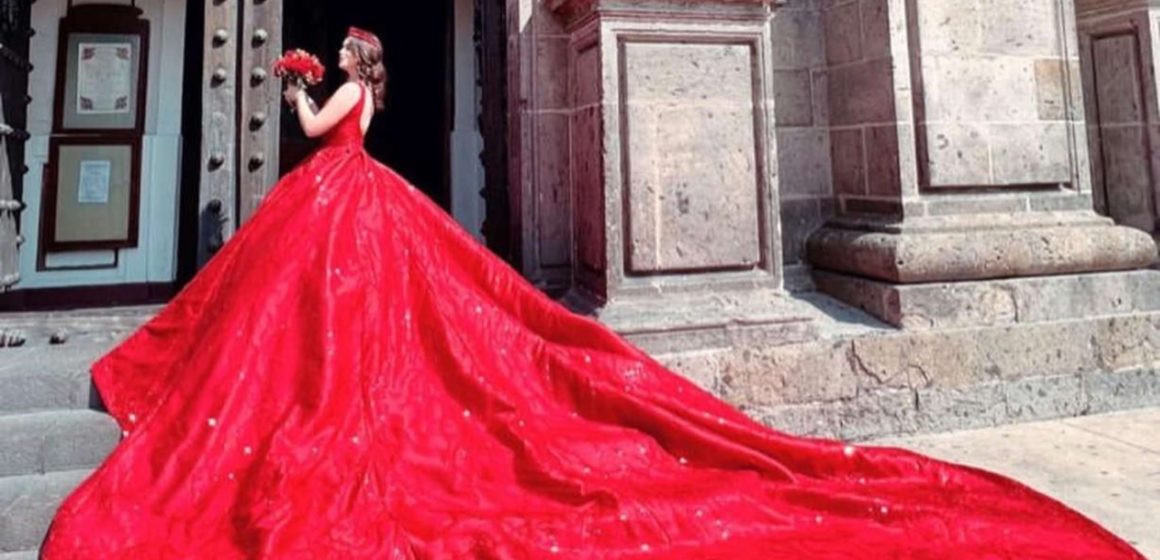 Emily Cinnamon, hija de Canelo Álvarez celebra sus XV años en Guadalajara; con espectacular vestido