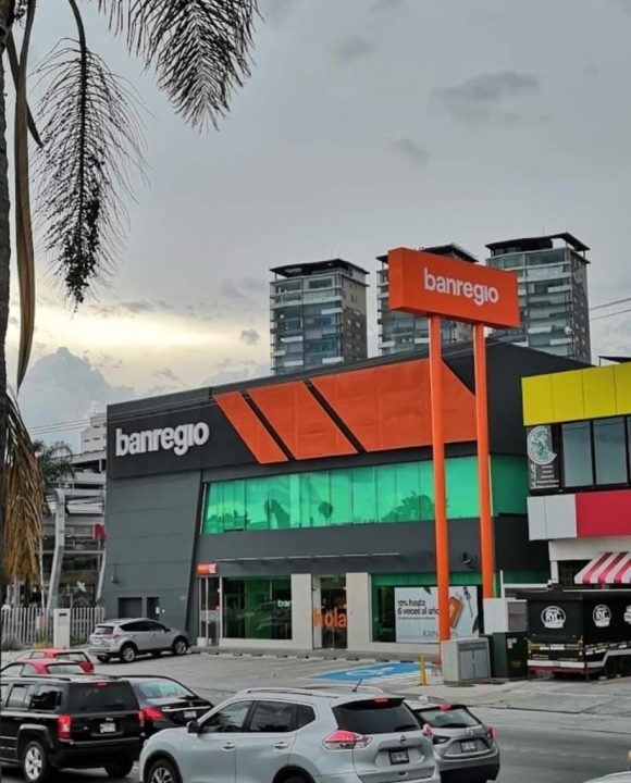 Cuentahabiente fue herido e impidió asalto frente a Banregio