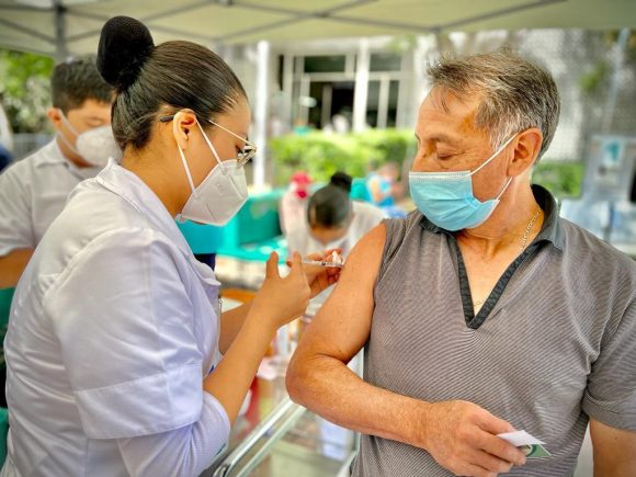 cc018f22-669f-4352-aa26-c5f6848bb840 Promueve IMSS Puebla campaña de vacunación contra la Influenza
