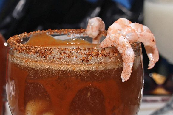 Implementarán operativos para frenar venta de micheladas dentro jaulas y  estacionamientos