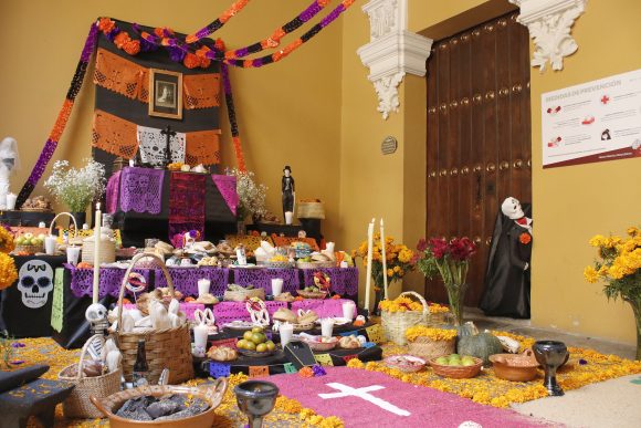 Altar de muertos podría alcanzar los 2 mil pesos