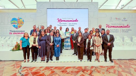 San Pedro Tlaquepaque y San Andrés Cholula firman hermanamiento