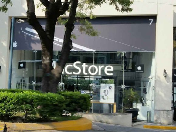 2861439 Asaltan tienda MacStore en San Ángel Inn