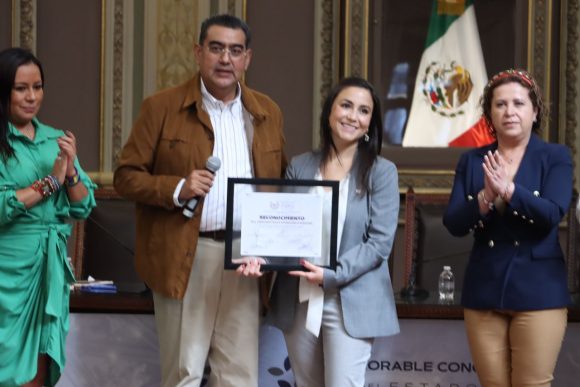 Congreso del Estado reconoce a científica poblana colaboradora de la NASA