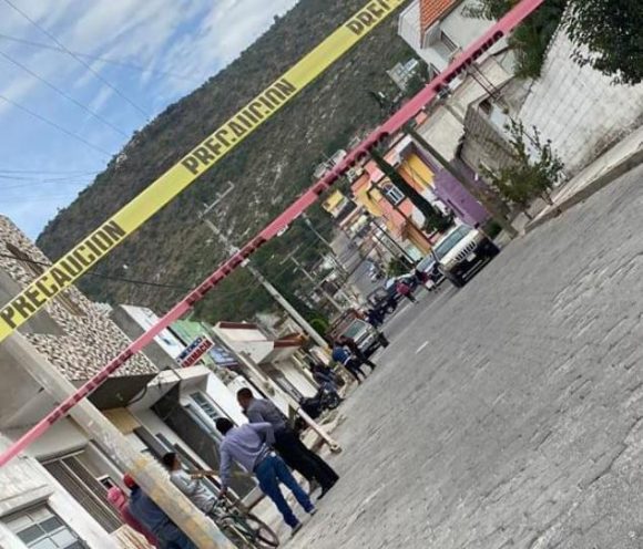 7477c3a0-9eee-445b-858b-d1fa84286653 Asaltantes atacan y lesionan a dos policías en Tecamachalco