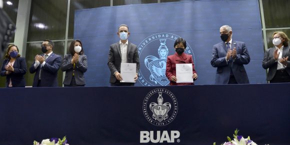 A AUDI Firma BUAP convenio de colaboración con Audi de México