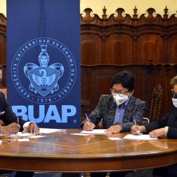 Encabeza Rectora Lilia Cedillo Ramírez firma de convenio entre la BUAP y Prodecon