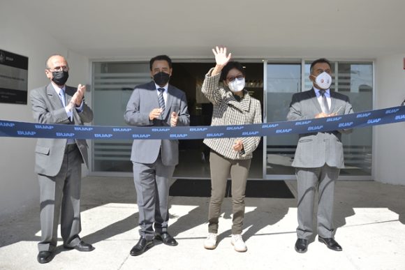 La Rectora Lilia Cedillo Ramírez inaugura nuevos espacios de la Universidad para Adultos