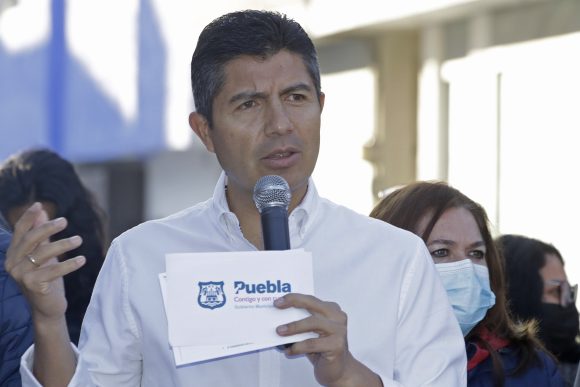 AYUNTAMIENTO . CONSTRUYENDO CONTIGO Eduardo Rivera dijo estar a favor de la defensa del INE, no de un gobierno