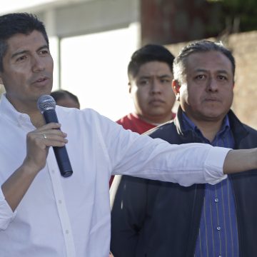 Pide alcalde a vecinos de La Resurrección acercarse para escuchar sus demandas