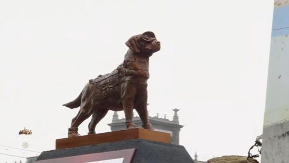 Rinden homenaje a Frida en desfile de la Revolución Mexicana