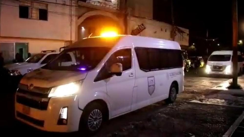 Rescata Policía Estatal y Migración a 94 migrantes en hotel de Puebla