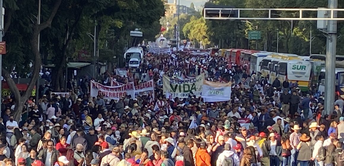 Simpatizantes de AMLO se concentran en CDMX para la marcha