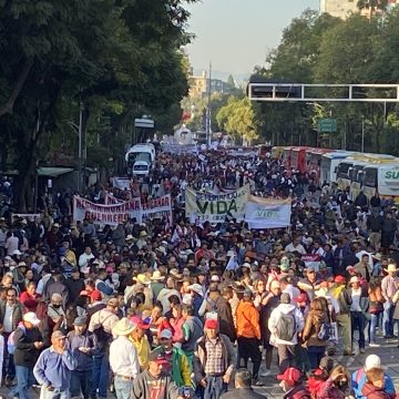 Simpatizantes de AMLO se concentran en CDMX para la marcha