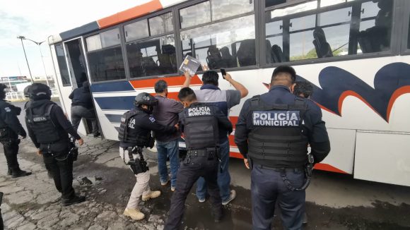 Liberan a los dos estudiantes de la BUAP detenidos en robo a OXXO