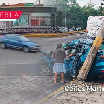 Revelan video del accidente del Jetta en Bulevar Atlixco