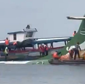 Avión se estrella en lago de Tanzania y se reportan 19 muertos