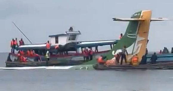 Avión se estrella en lago de Tanzania y se reportan 19 muertos